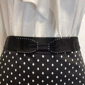 NWOT - White House Black Market Diamond Pencil Skirt & Bow Waistband - Sz 10
